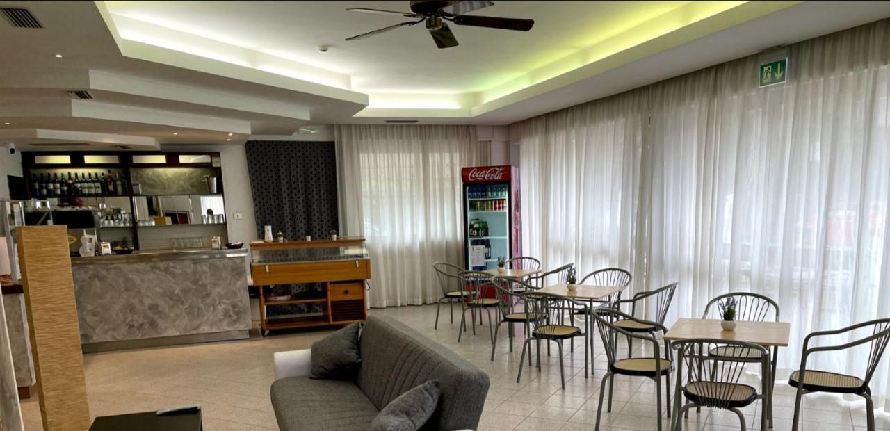 Hotel Franca Мисано Адриатико Екстериор снимка